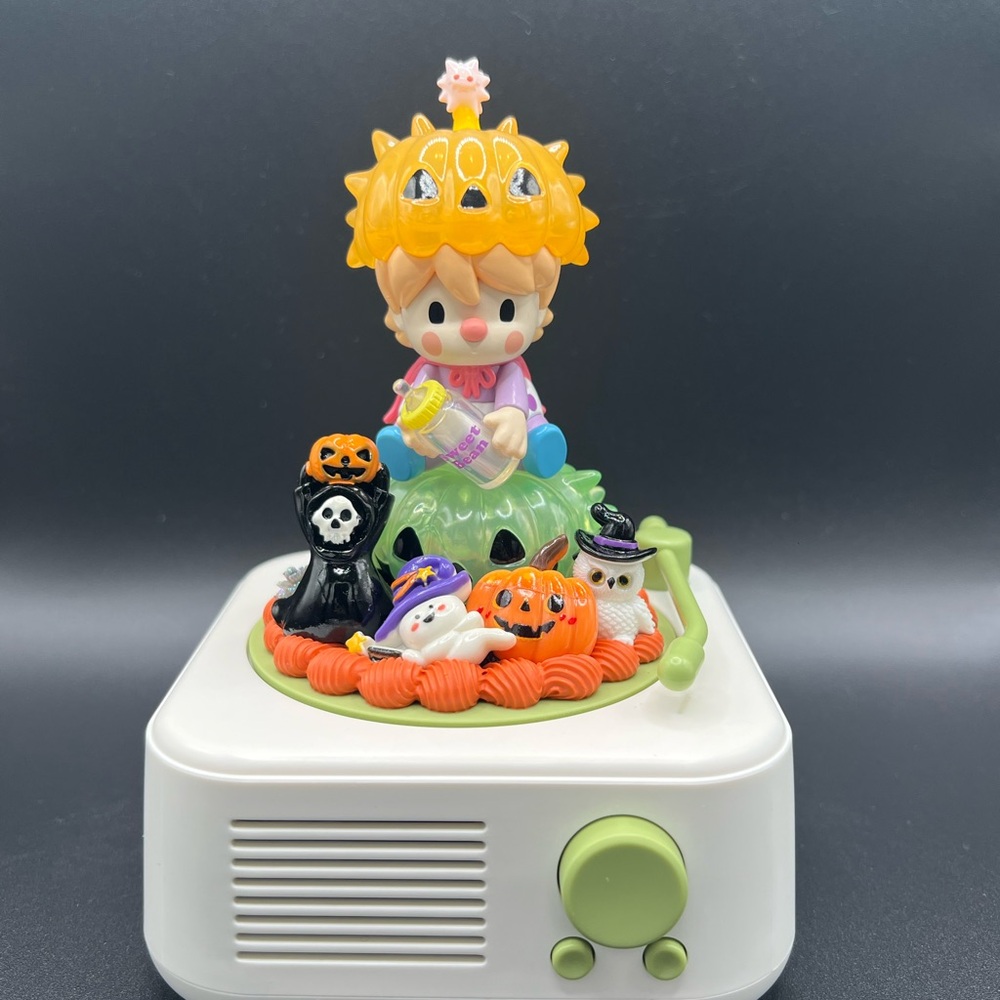 Halloween-Themed Speaker